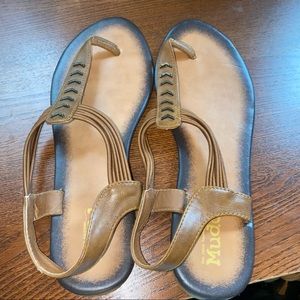 Mudd sandals